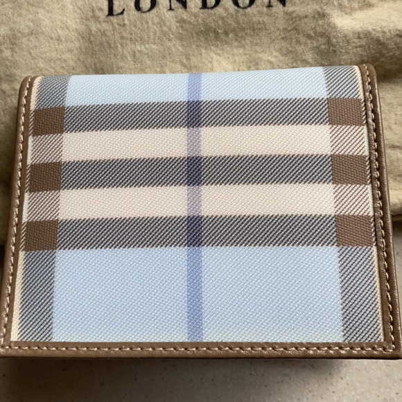 Burberry Card Wallet - Picture 6 of 6